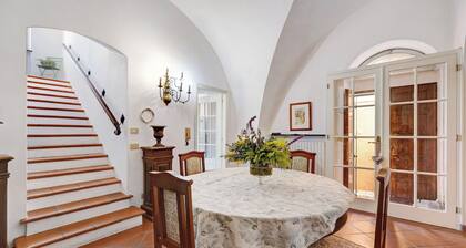 Ferienwohnung "Residenza Stoechas White" mit WLAN, Garten und Terrasse