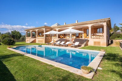 Villa "Vista Mar y Tierra" with Sea View, Pool, Garden, A/C & Wi-Fi