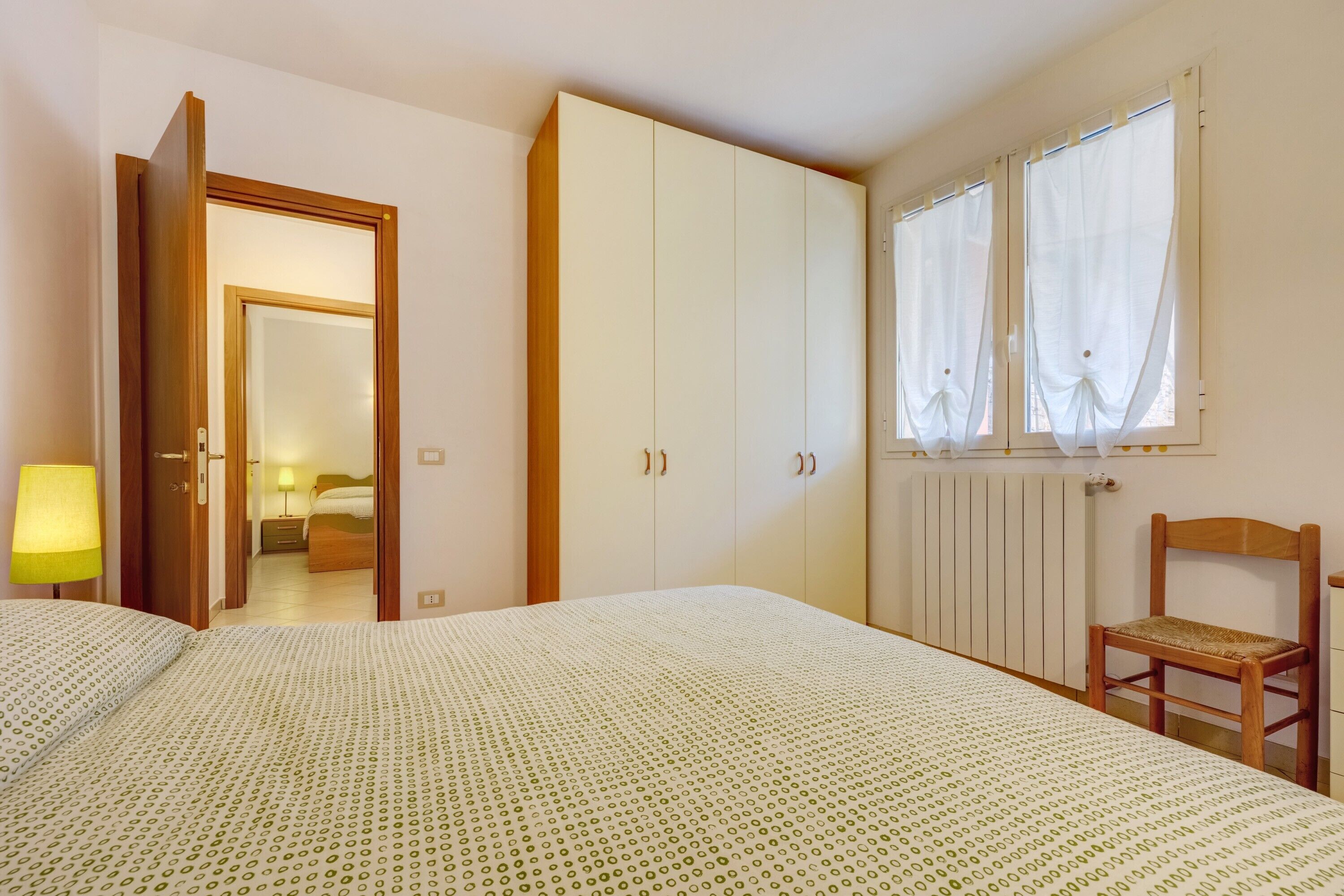 2 dormitorios, tabla de planchar con plancha, wifi gratis y ropa de cama