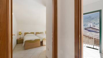 2 chambres, fer et planche Ă repasser, Wi-Fi gratuit, draps fournis