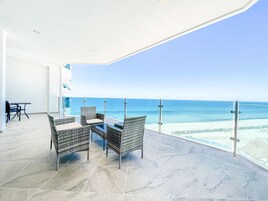 Beach/ocean view