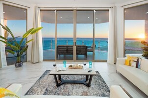 Executive Condo, 3 Bedrooms, Ocean View | Living area | TV