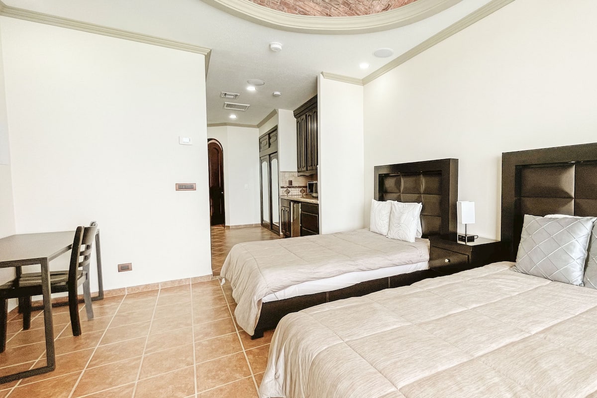 Premier appartement, 2 slaapkamers, uitzicht op oceaan | 2 slaapkamers, individueel gedecoreerd, individueel gemeubileerd