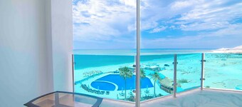 Hotel Esmeralda Beach Resort