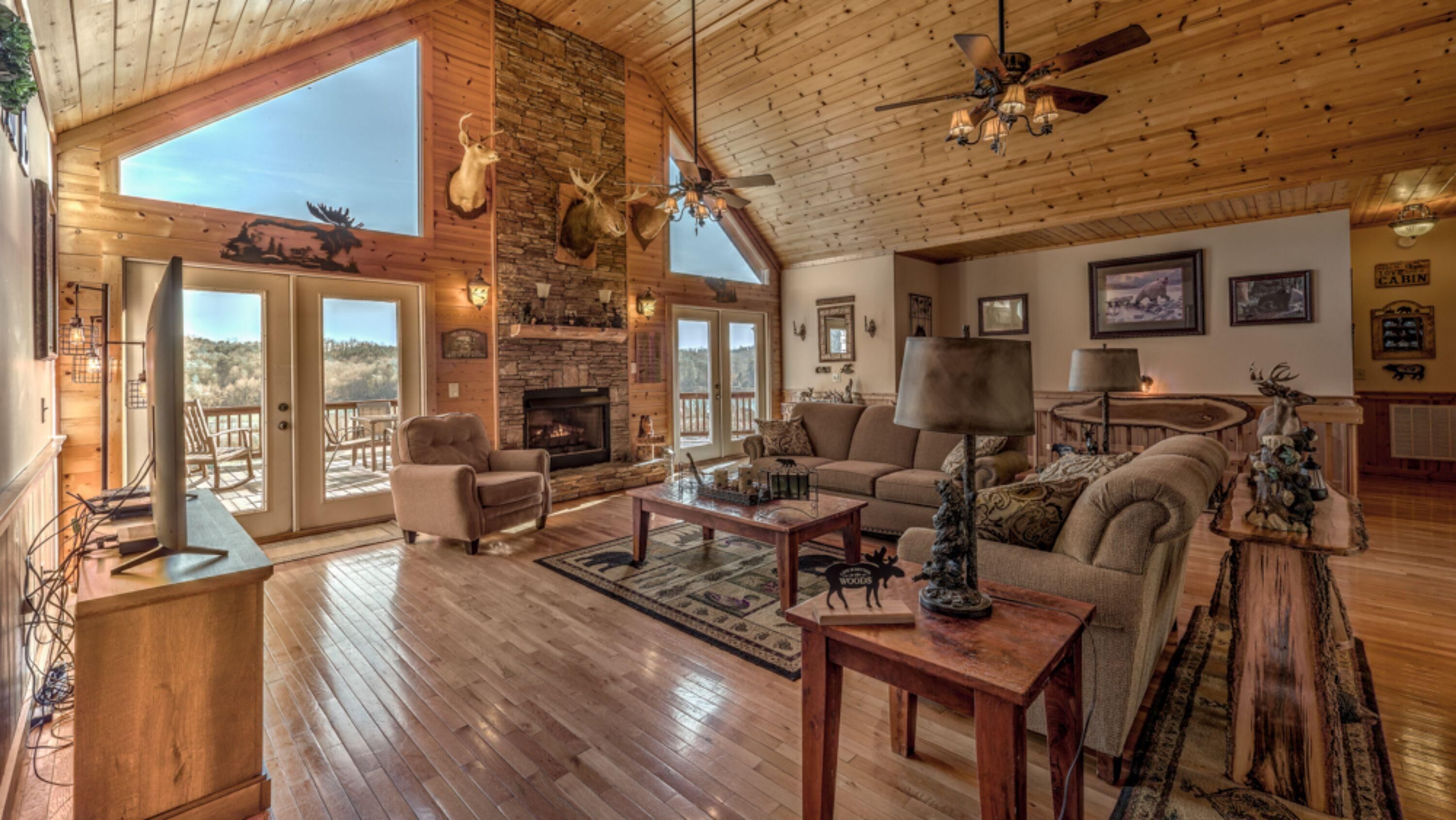 House, 5 Bedrooms, Mountain View | Living room