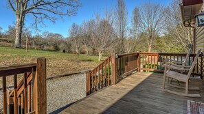 Balcony - Mountain Memories by Escape to Blue Ridge (Mineral Bluff)