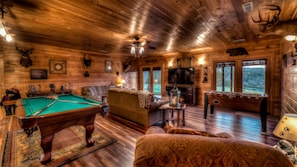 Game room - Mountain Memories by Escape to Blue Ridge (Mineral Bluff)