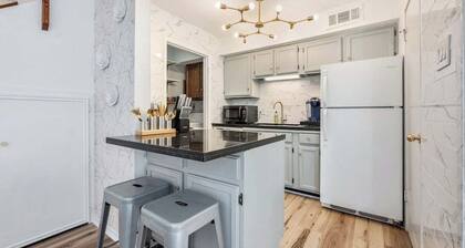 Wellspring Townhome - King Bed Suite minutes from Texas A&M