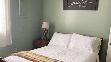 4 bedrooms, iron/ironing board, travel crib, free WiFi