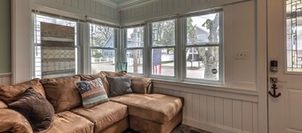 BREATHTAKING BUNGALOW-HOME AWAY FROM HOME