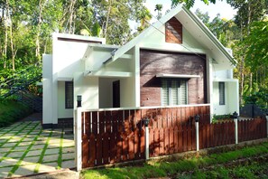 Exterior - 3 Bedroom Villa surrounded by Munnar's mesmerizing beauty of cascading mountains (Ambazhachal)
