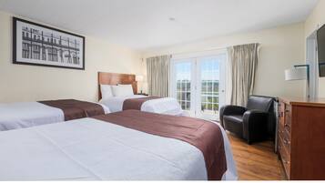 Family Triple Room | Individually decorated, individually furnished, free WiFi, bed sheets