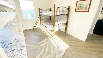 6 habitaciones, tabla de planchar con plancha y wifi gratis