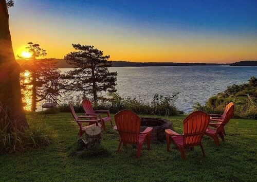 NEW-Waterfront Lodge-Private dock/slip, Kayak, swim, fish, water view from deck