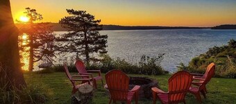 NEW-Waterfront Lodge-Private dock/slip, Kayak, swim, fish, water view from deck