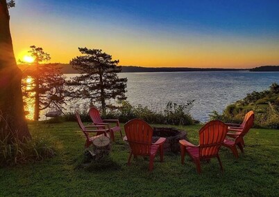 NEW-Waterfront Lodge-Private dock/slip, Kayak, swim, fish, water view from deck