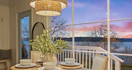 Waterview Rabbit Hill Cottage w/hot tub.