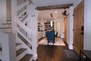 Dining - Eagle's Nest, Comfortable,  Great Location,Hot tub (Mt. Crested Butte)