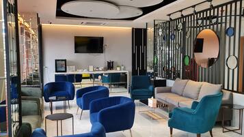 Coin salon dans le hall