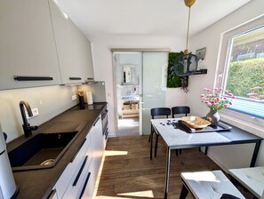 Fridge, microwave