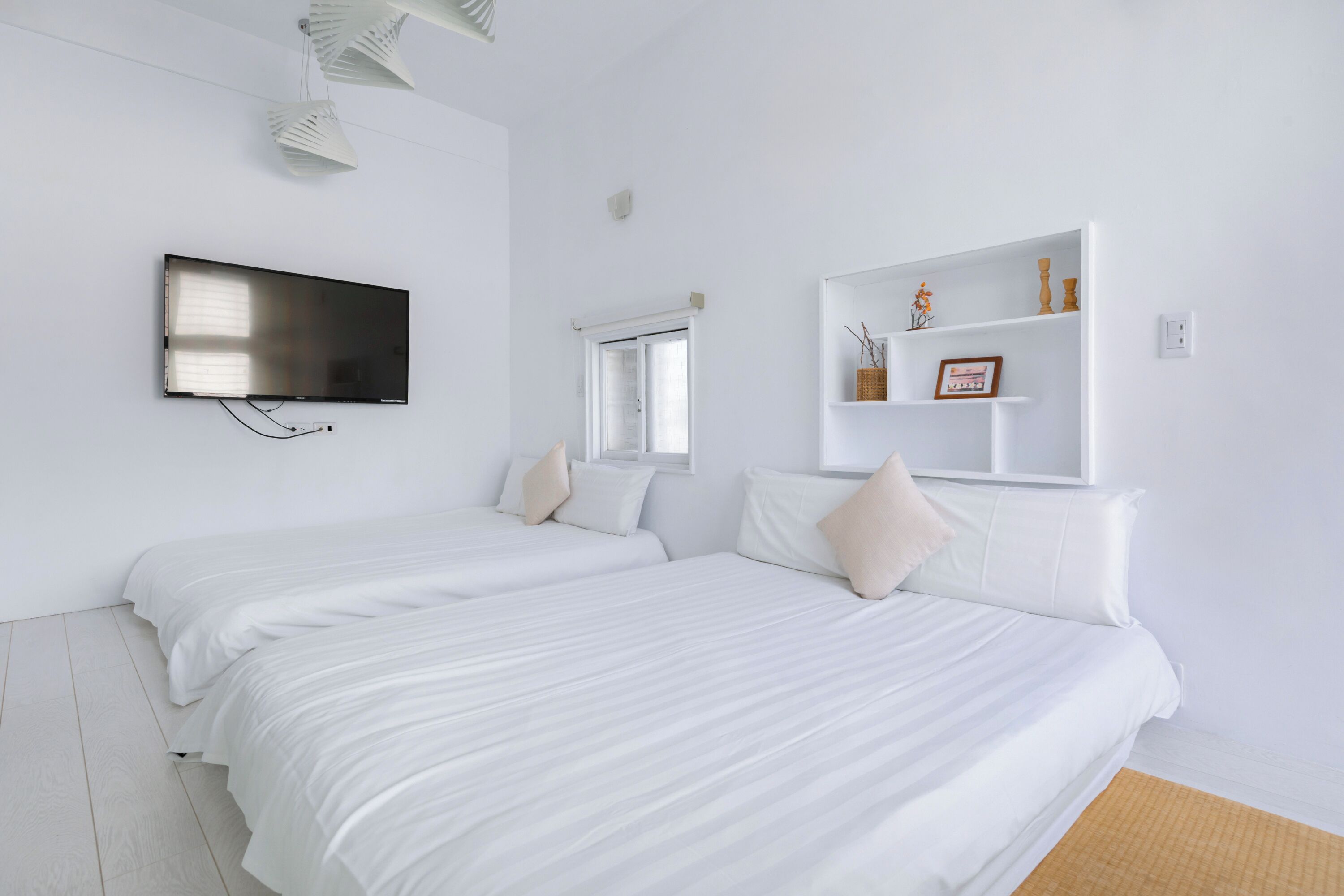 Quarto quádruplo | Escrivaninha, Wi-Fi de cortesia, roupa de cama