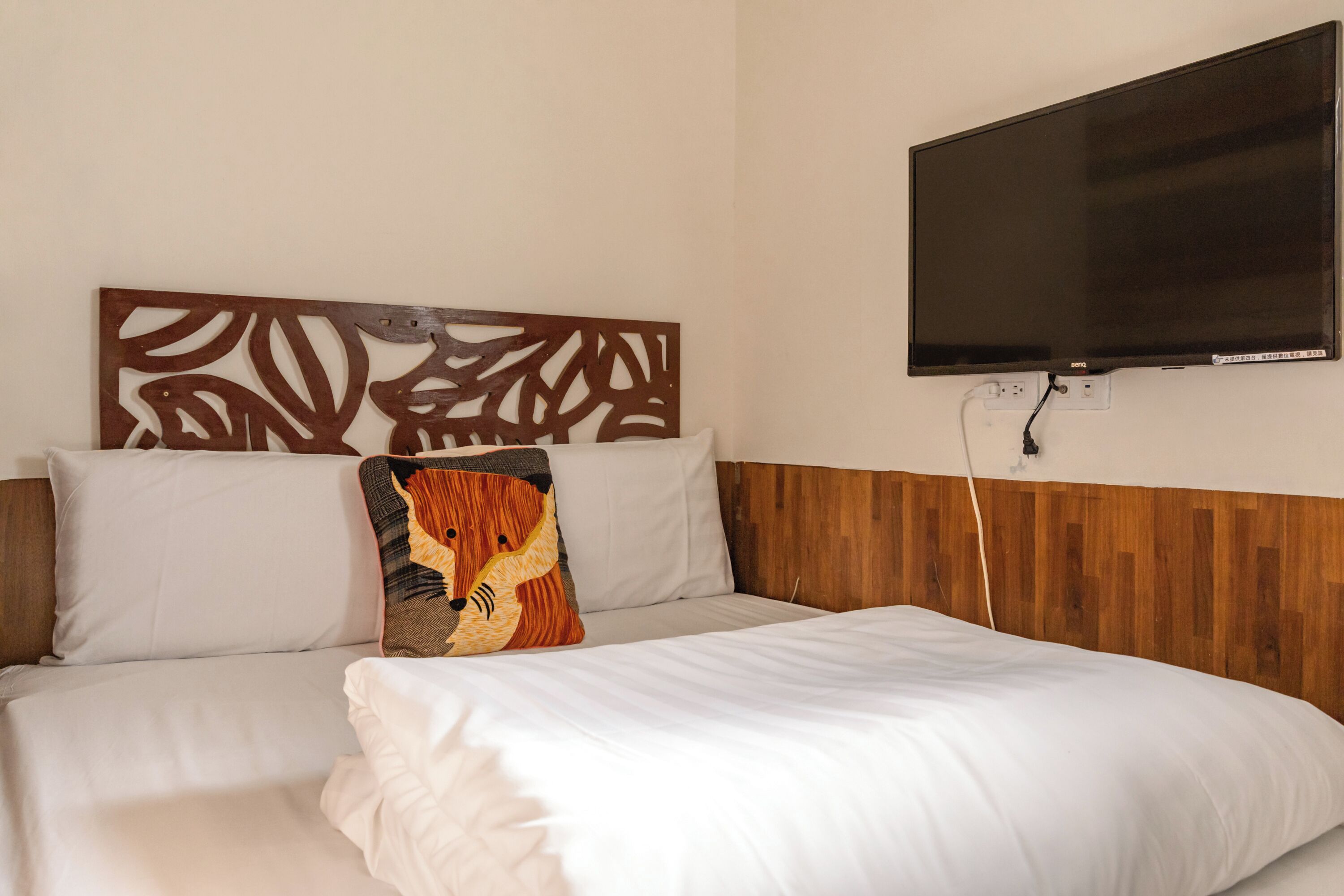 Quarto solteiro | Escrivaninha, Wi-Fi de cortesia, roupa de cama