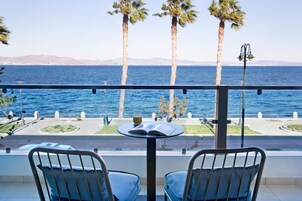 Family Room, 1 Bedroom, Sea View | Property grounds
