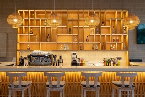 2 bars/lounges, 4 beach bars, poolside bar - Kosea Boutique Hotel (Kos)