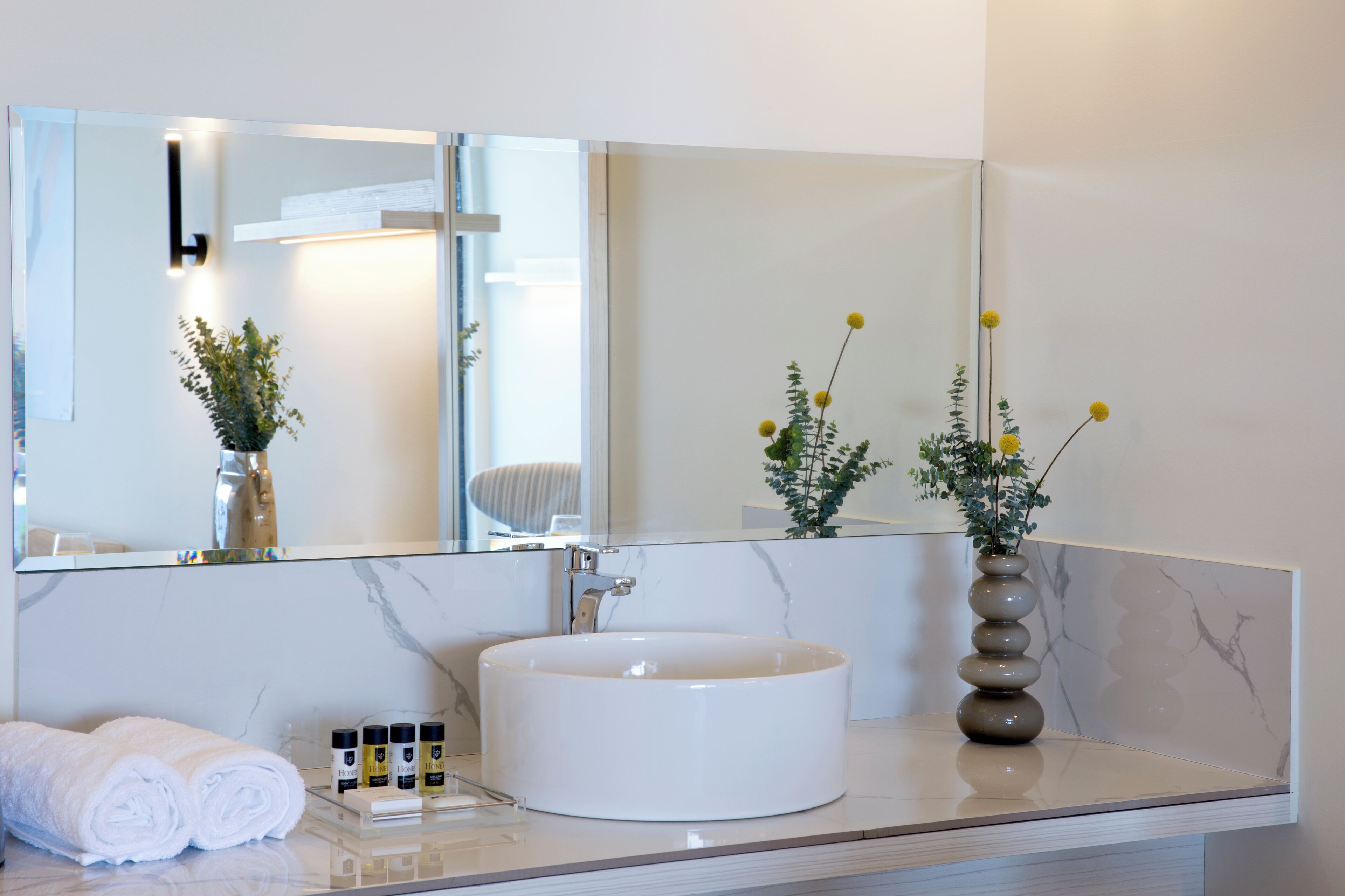 42-inch lcd tv with satellite channels