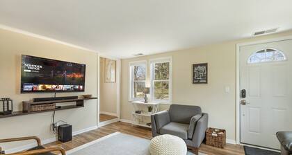 Walk to MSU - EV Charger - Fiber WiFi - Patio + Grill - Designer Mattresses