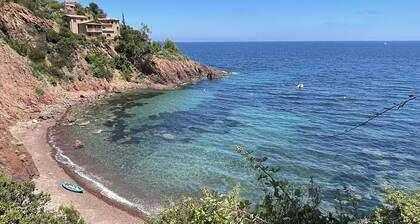 Seaside villa, exceptional private estate with its 2 brothers creek