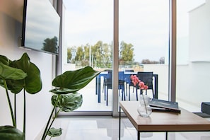 Luxe studio | Uitzicht vanuit de kamer