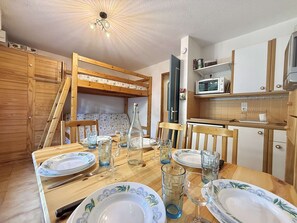 Dining - Cozy Ground Floor Studio Cabin in Praz-sur-Arly with Terrace - Sleeps 5 (Praz-sur-Arly)