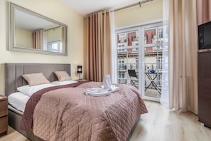 Iron/ironing board, WiFi, bed sheets