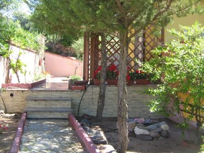 Property grounds - APARTMENT C5 WITH VERANDA AND SEA VIEW TERRACE (Badesi)