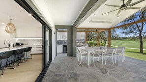 Outdoor dining - TALLOWWOOD - THE VINTAGE HOLIDAY HOUSES (Rothbury)