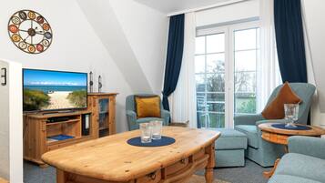 Fernseher, DVD-Player, Stereoanlage