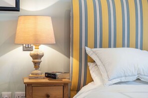 5 chambres, literie hypoallergénique, bureau, fer et planche à repasser