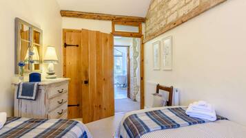 3 bedrooms, iron/ironing board, travel crib, WiFi