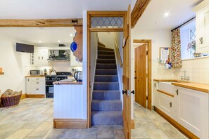 Interior - Beautiful three bedroom family friendly Costwold holiday cottage - Rose Tree Cottage,  Stroud (Stroud)