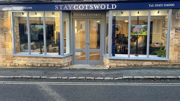 Exterior detail - Beautiful three bedroom family friendly Costwold holiday cottage - Rose Tree Cottage,  Stroud (Stroud)