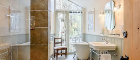 Badewanne, Haartrockner