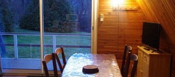 QUIET MOUNTAIN CHALET. Hiking, 1/4h from skiing, 200m from the village