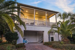 Exterior - Val-Holla- Holiday Isle Beach House in Destin with Secluded Pool Area & Outdoor Space (Destin)