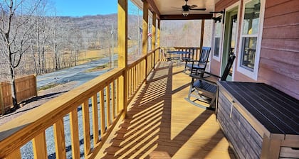 Windy Mtn Dreams-Open for Bookings! Pool Table, EV Car Charger