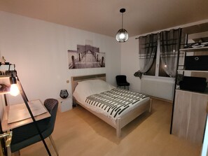 1 Schlafzimmer, WLAN, Bettwäsche