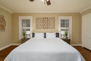 4 chambres, fer et planche à repasser, lit parapluie, Wi-Fi gratuit