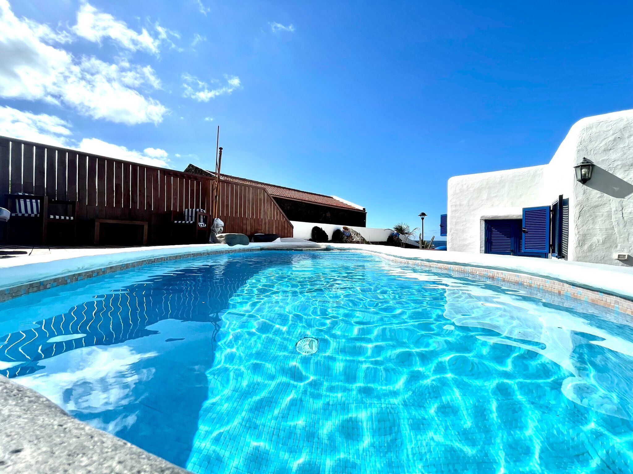 Estupenda villa, piscina privada, frente al Mar