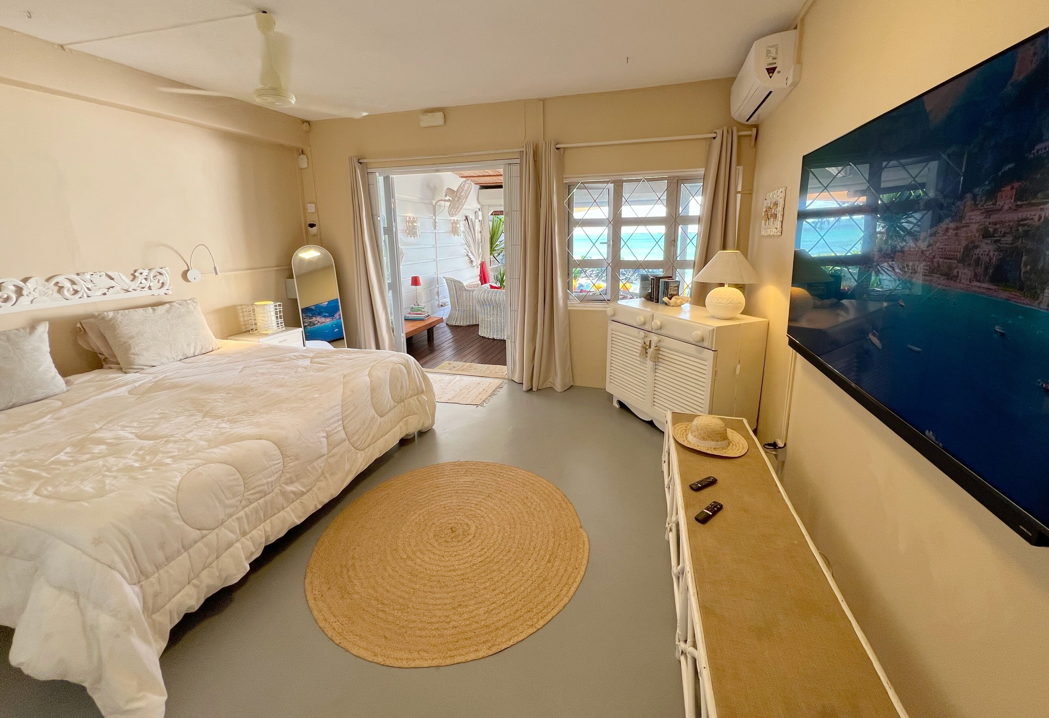 2 bedrooms, in-room safe, desk, iron/ironing board