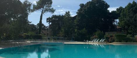 Piscina all'aperto, una piscina riscaldata